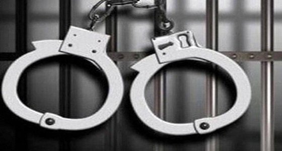 ضبط مقيم عربي يمارس أفعالاً غير أخلاقية عبر وسائل التواصل