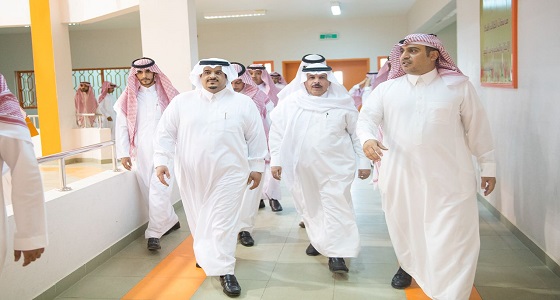أمير الرياض بالنيابة يتفقد مدارس المنطقة
