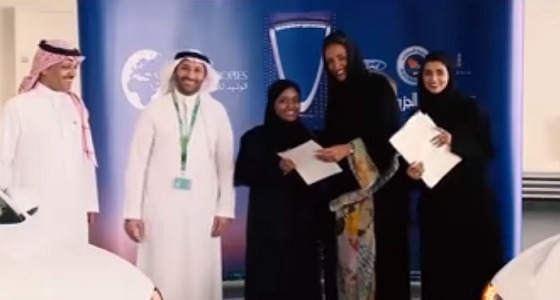 بالفيديو.. ” الوليد للإنسانية ” تدعم كريم بـ 100 سيارة لتمكين المرأة من العمل كـ ” كابتنة “