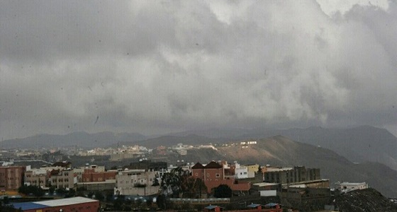 ” الإنذار المبكر ” يحذر سكان مكة من أمطار رعدية مصحوبة برياح نشطة