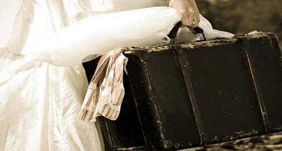 قصة فتاة هربت من أهلها لتتزوج حبيبها.. والأخير يطلقها لخيانتها