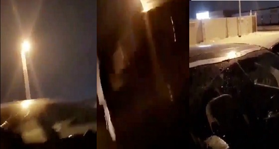 بالفيديو.. نجاة مواطن من صاعقة رعدية أثناء توثيقه لأمطار جدة