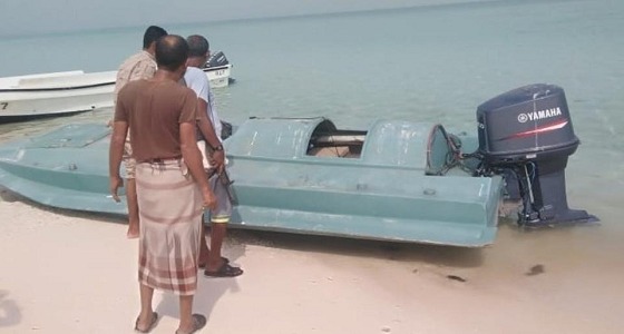 بالصور.. الجيش اليمني يعترض زورق حوثي مفخخ