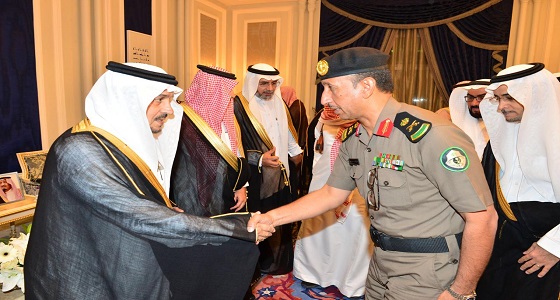بالصور.. أمير الرياض يستقبل كبار مسؤولي وأعضاء مجلس المنطقة