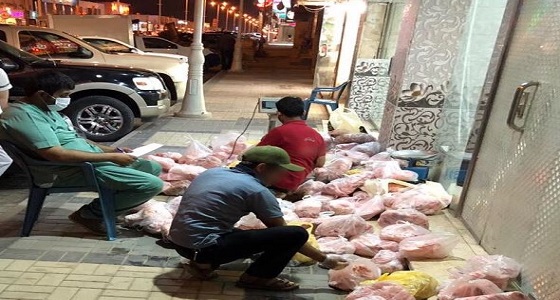 بالصور.. إتلاف 740 كيلو لحوم ودواجن مجهولة المصدر بالرياض