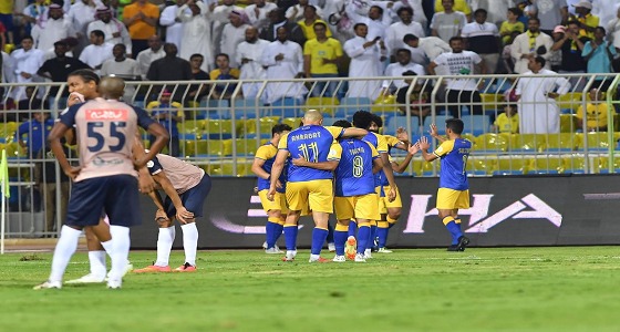 النصر يفوز بشق الأنفس على التعاون
