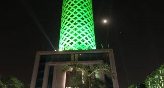 بالصورة.. برج القاهرة يتزين باللون الأخضر