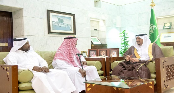 أمير الرياض بالنيابة يستقبل أبناء محمد بن يوسف الجبيري الذين تنازلوا عن قاتل أخيهم