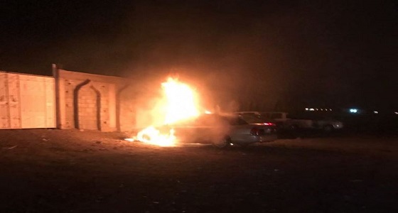 بالصور.. شابان ينقذان سيارات عديدة بعد اندلاع النيران بها بتبوك