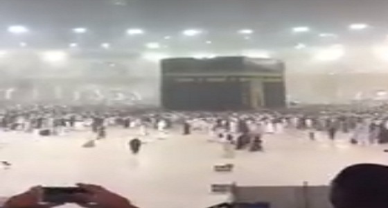 بالفيديو..هطول أمطار غزيرة على الحرم المكي