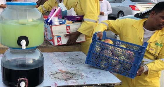 بالصور.. مصادرة بضائع معروضة بطريقة مخالفة بالرياض