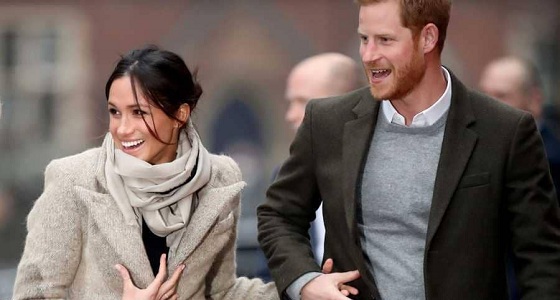 بالفيديو.. الأمير هاري يتعرض لموقف محرج بسبب ” السمبوسة “