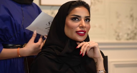 فاطمة الأنصاري توضح حقيقة خضوعها لعمليات تجميل لتشبه نادين نجيم
