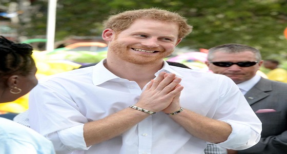 بالصور.. قصة الأمير هاري وسواره الإفريقي