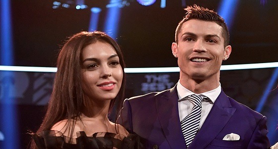 رونالدو يهدد ويقاضي قناة تلفزيونية بسبب صديقته