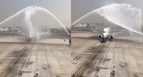 بالفيديو.. مطار دبي يستقبل طائرة سعودية بتحية خاصة بمناسبة اليوم الوطني