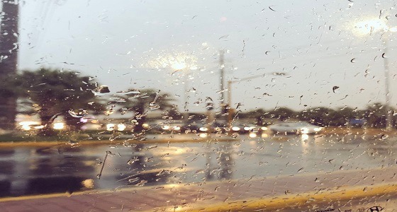 بالفيديو.. الأمطار تغرق شوارع نجران