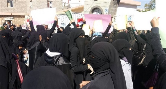 بالفيديو.. المظاهرات النسوية تزلزل شوارع صنعاء ضد ممارسات الحوثيين