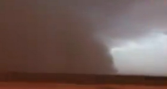 بالفيديو.. موجة غبار ضخمة تجتاح الرس بالقصيم