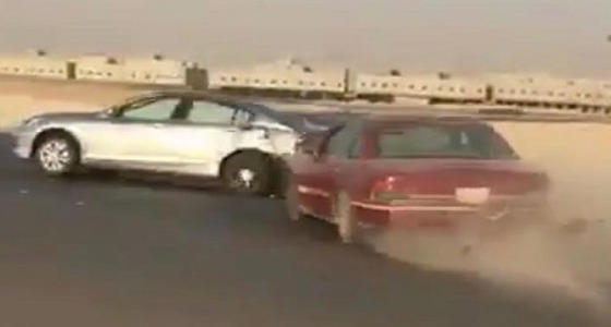 بالصور.. القبض على قائدي مركبات يمارسون التفحيط بشوارع الرياض