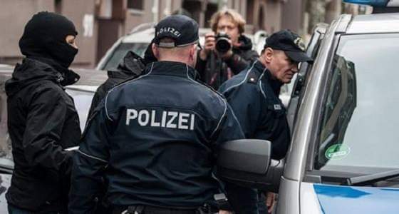 ابن يقتل والديه بمساعدة زوجته ويخفي جثتيهما في جدار خرساني