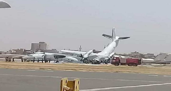 بالصور.. اصطدام طائرتين في مطار الخرطوم
