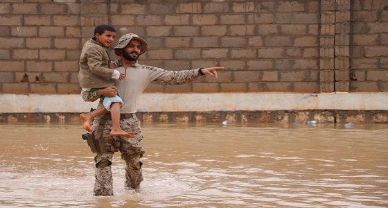 بالصور..استمرار قوات التحالف في إنقاذ متضرري إعصار لبان