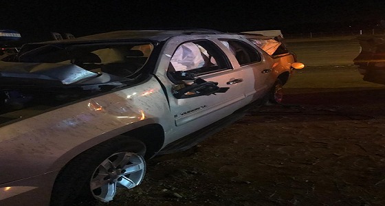 مصرع وإصابة 10 أشخاص إثر انقلاب سيارة