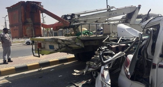 بالصور.. وفاة شاب إثر حادث ارتطام مركبته بشاحنة في وادي الدواسر