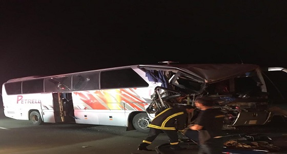 بالصور.. 10 مصابين بحادث تصادم على طريق الهجرة باتجاه مكة