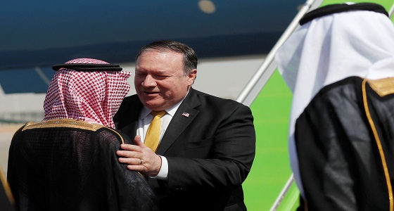 بالصور.. وزير الخارجية الأمريكي يصل الرياض