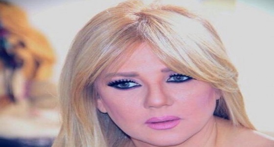 فنانة عربية داخل مستشفى لعلاج السرطان وتناشد النساء بالكشف المبكر