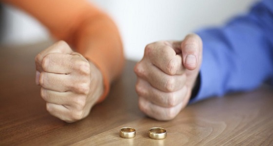 شاب يطلق زوجته لإرتدائها بدلة رقص