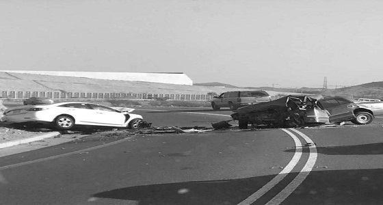 بالصور.. وفاة شخص وإصابة آخر في حادث تصادم بالباحة