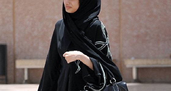 تعاني من ضعف الشخصية.. تفاصيل قضية خليجية اختلست الملايين لأجل شاب أوهمها بالزواج