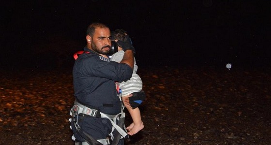 بالصور.. إنقاذ 10 محتجزين في وادي ستارة من قبل طيران الأمن