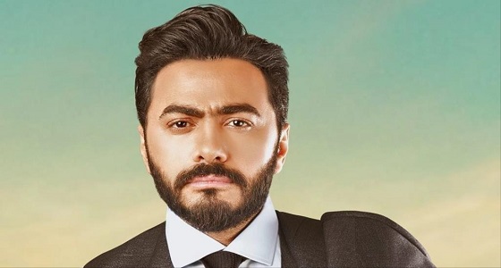 تامر حسني يطمئن جمهوره: ” مفيش عمليات الحمد لله “