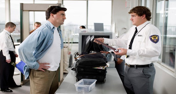 دولة تفرض على المسافرين معرفة الرقم السري لأجهزتهم الإلكترونية