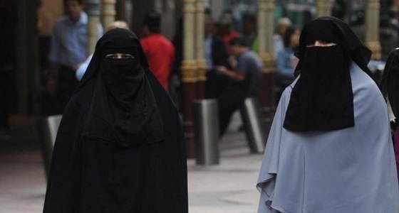دولة عربية تقرر منع ارتداء النقاب في أماكن العمل