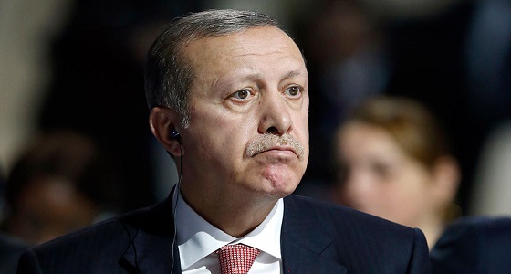 بالفيديو.. بطل من ورق.. قضية القس الأمريكي ليست المرة الأولى لخضوع أردوغان