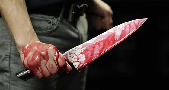 شاب يذبح زوجته ويفصل رأسها عن جسدها بسبب الإنجاب