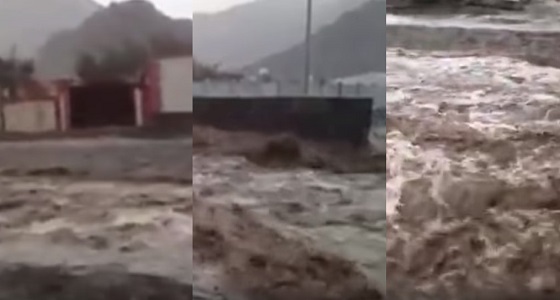 بالفيديو.. هطول أمطار غزيرة على مكة تسفر عن جريان السيول في بعض الأودية