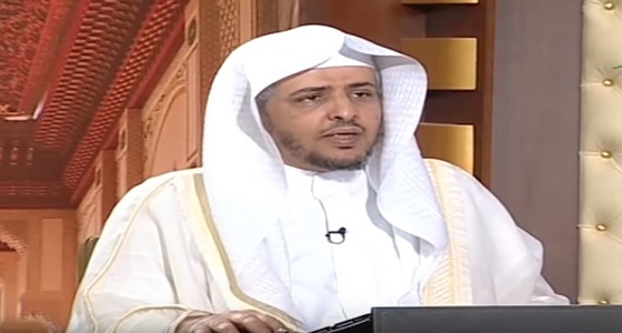 بالفيديو.. خالد المصلح يفصل الجدل حول حكم الصلاة في مسجد به قبر