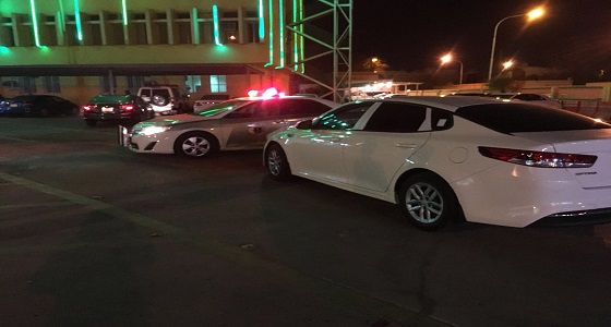 بالصور.. ضبط قائد مركبة يمارس التفحيط وينشر المقاطع عبر سناب شات بالحدود الشمالية