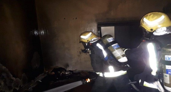 بالصور.. اندلاع حريق في أحد المنازل بحي الغوث