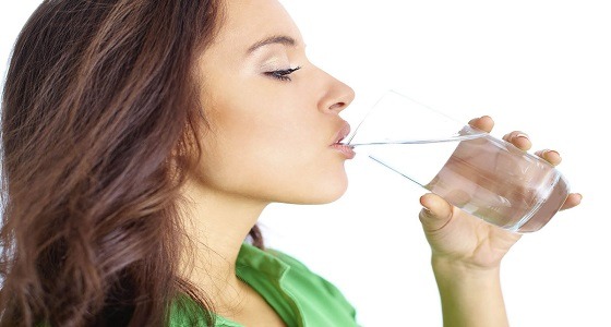10 فوائد للإكثار من شرب المياه