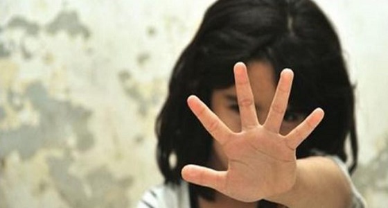 مخمور يتسلل إلى شقة نساء ويتحرش بإحداهن