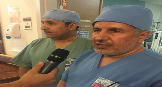 بالفيديو.. لحظة خروج الفريق الذي أجرى عملية فصل التوأم السيامي من غرفة العمليات