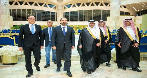 بالصور.. لحظة استقبال سعد الحريري في الصالة الملكية بمطار الملك خالد الدولي