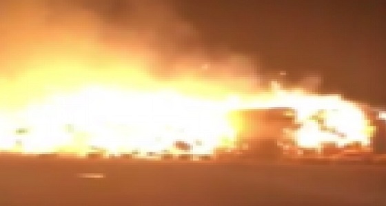 بالصور.. حريق في مخزن أعلاف بالجوف بسبب صاعقة رعدية